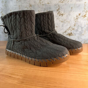 MUK LUKS Cable Knit Boots